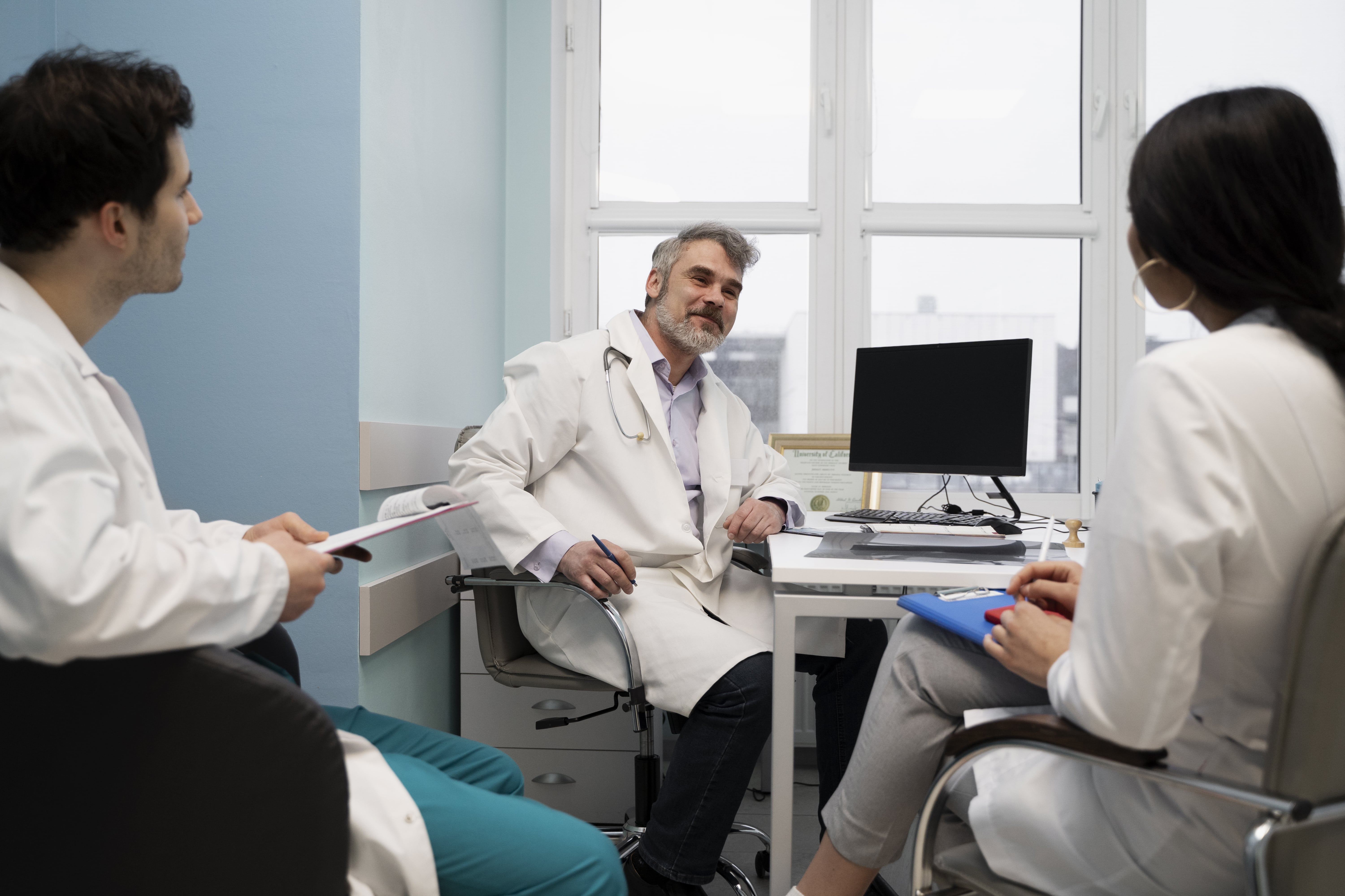 Easy access to our private general practitioner clinic is available from High Wycombe, Marlow, Oxford, and Thame, being just 1 minute off Junction 5 of the M40. We offer an extensive range of vaccinations and travel services.